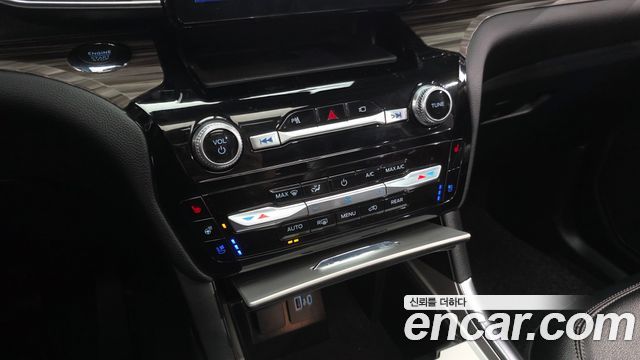 Ford Explorer 2022 — photo 17