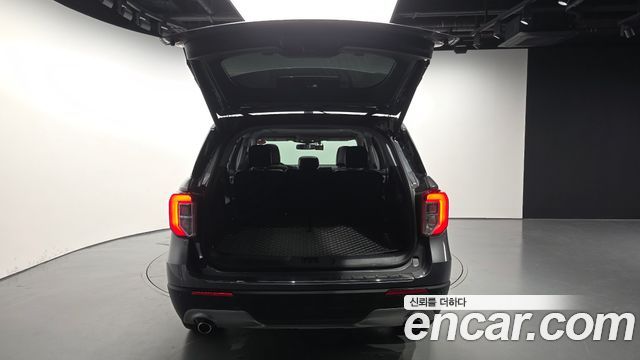 Ford Explorer 2022 — photo 20