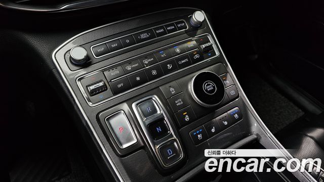 Hyundai Santafe 2021 — photo 31