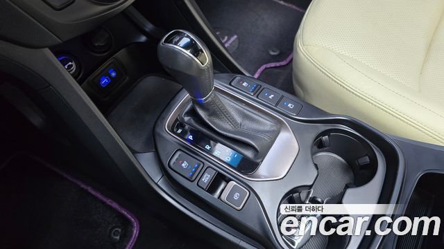 Hyundai Santafe 2018 — photo 12