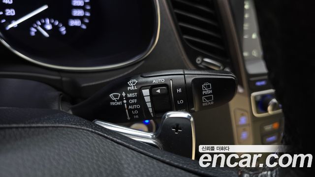 Hyundai Santafe 2018 — photo 28