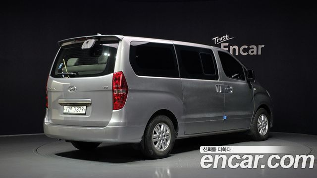 Hyundai Starex 2018 — photo 2