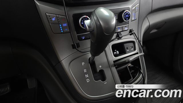 Hyundai Starex 2018 — photo 12