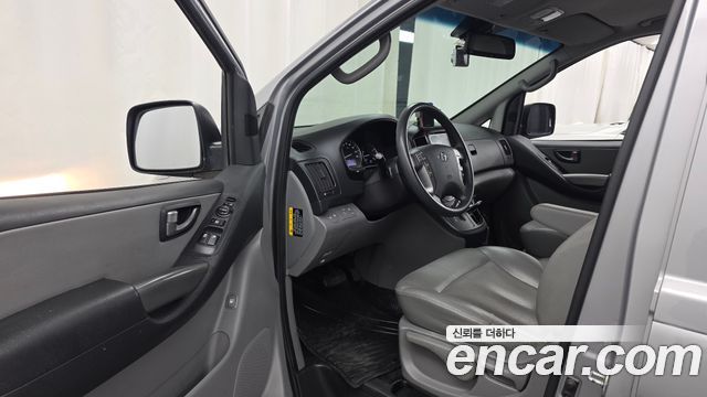 Hyundai Starex 2018 — photo 13