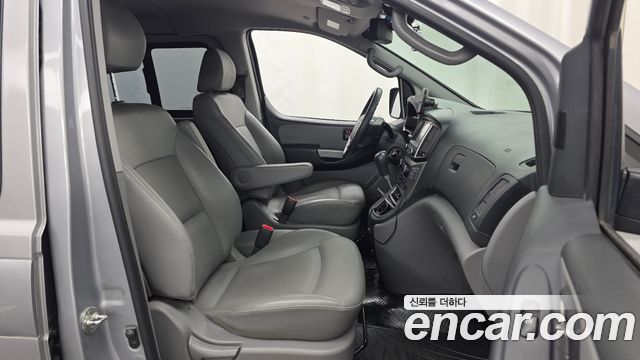 Hyundai Starex 2018 — photo 17