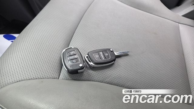 Hyundai Starex 2018 — photo 25