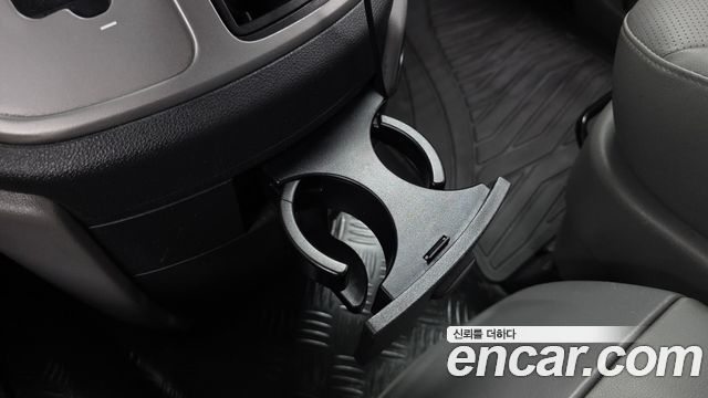 Hyundai Starex 2018 — photo 28
