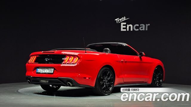 Ford Mustang 2021 — photo 2
