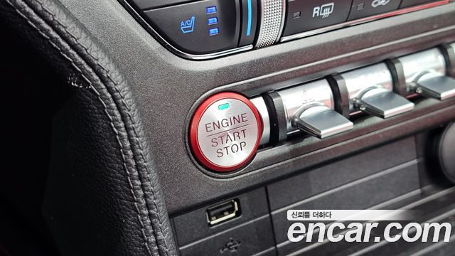 Ford Mustang 2021 — photo 22