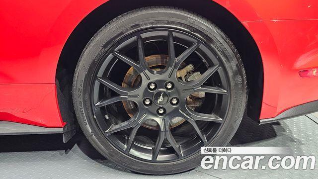Ford Mustang 2021 — photo 7