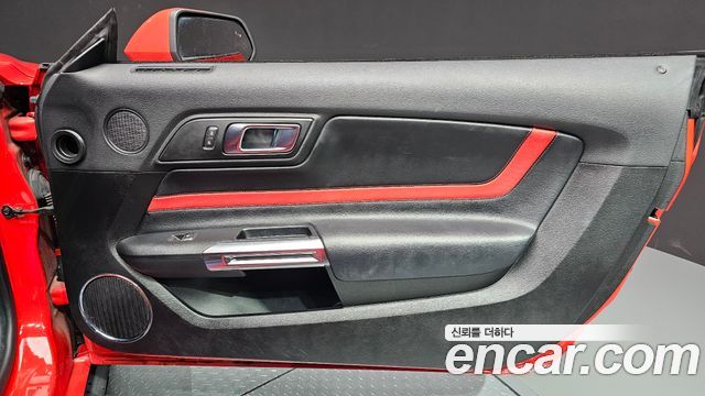 Ford Mustang 2021 — photo 15