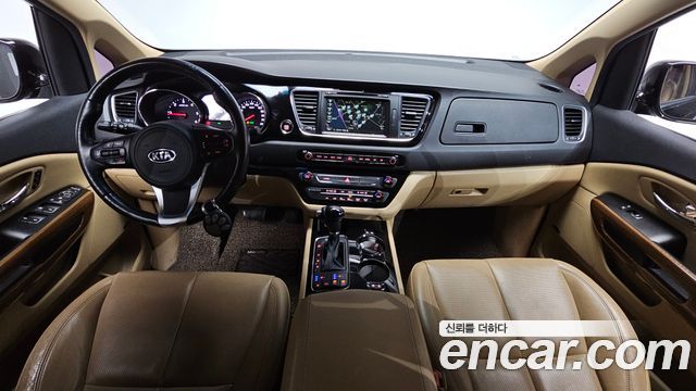 Kia Canival 2016 — photo 10