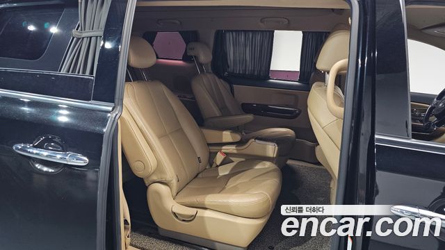 Kia Canival 2016 — photo 17