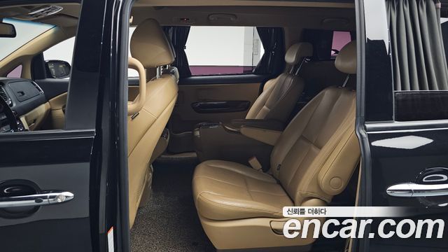 Kia Canival 2016 — photo 18