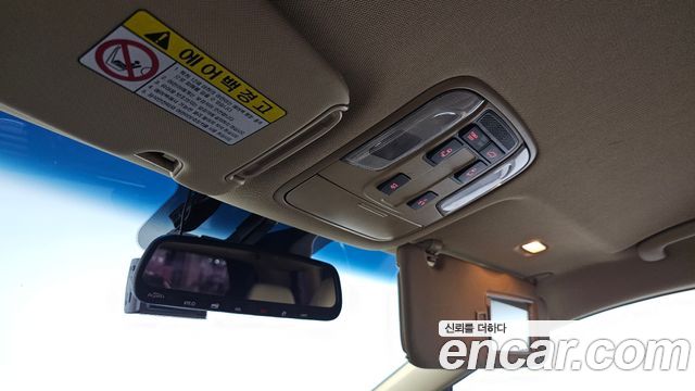 Kia Canival 2016 — photo 22