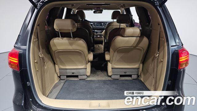 Kia Canival 2016 — photo 26