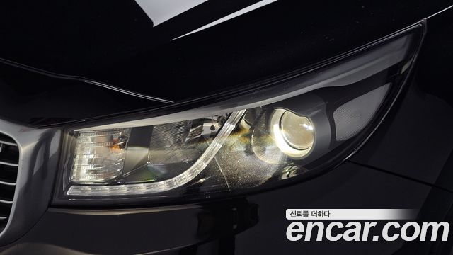 Kia Canival 2016 — photo 8