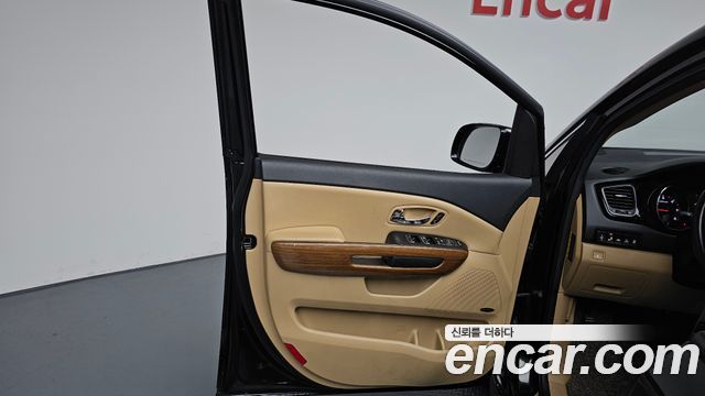 Kia Canival 2016 — photo 14