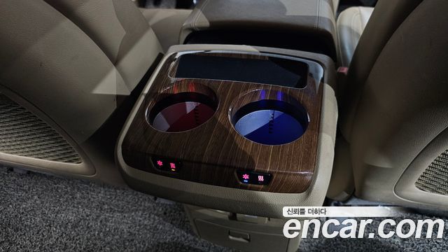 Kia Canival 2016 — photo 28