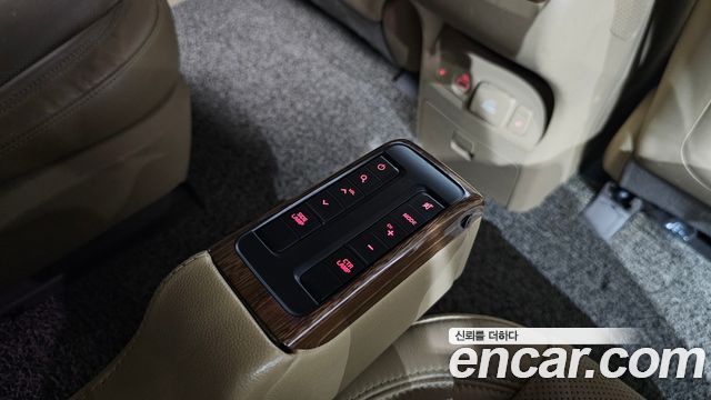 Kia Canival 2016 — photo 29