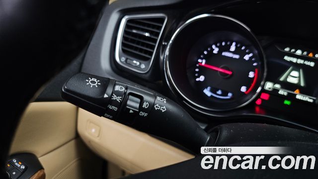 Kia Canival 2016 — photo 33