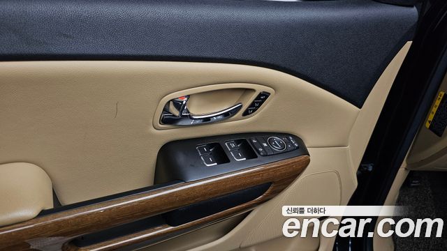 Kia Canival 2016 — photo 34
