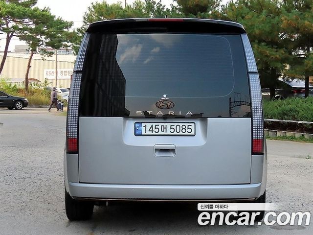 Hyundai Staria 2024 — photo 2