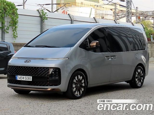 Hyundai Staria 2024 — photo 3