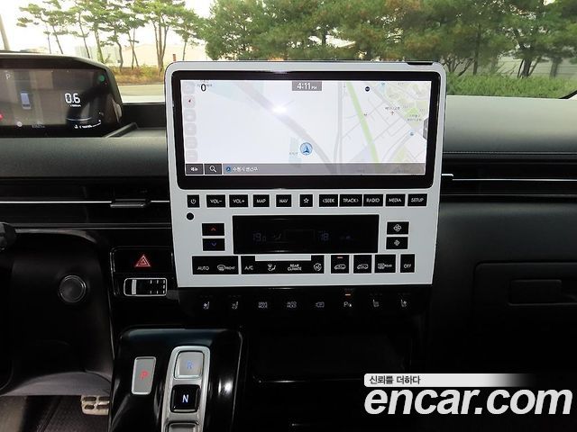 Hyundai Staria 2024 — photo 9