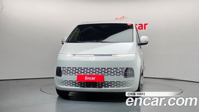Hyundai Staria 2025 — photo 3