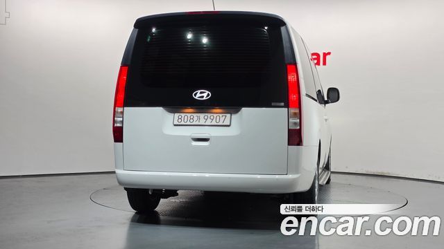Hyundai Staria 2025 — photo 4