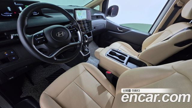 Hyundai Staria 2025 — photo 10