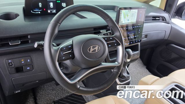 Hyundai Staria 2025 — photo 19