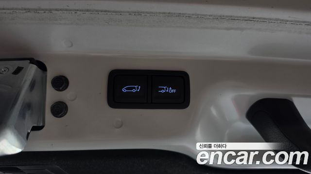 Hyundai Staria 2025 — photo 23
