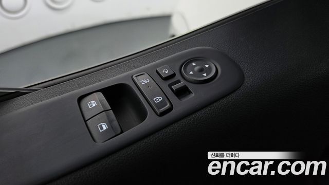 Hyundai Staria 2025 — photo 25