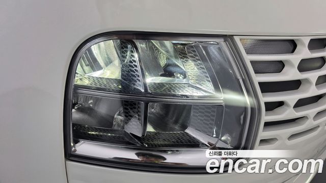 Hyundai Staria 2025 — photo 8