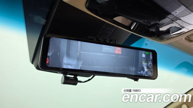 Hyundai Staria 2025 — photo 28