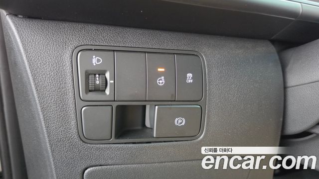 Hyundai Staria 2025 — photo 29