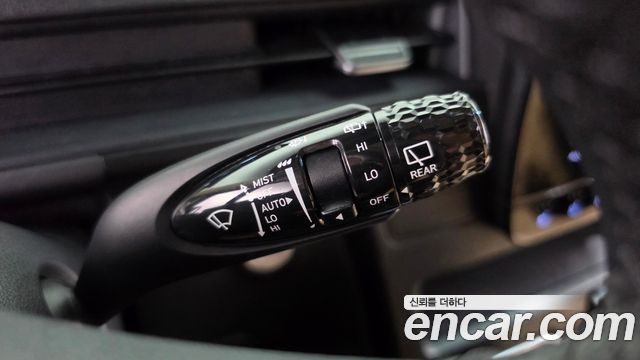 Hyundai Staria 2025 — photo 30