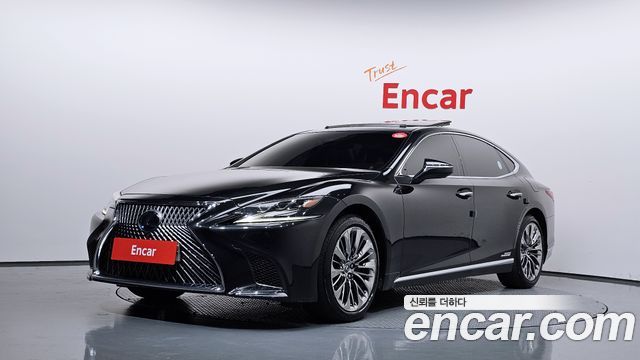 Lexus LS 2018 — photo 1