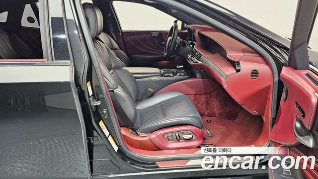 Lexus LS 2018 — photo 11