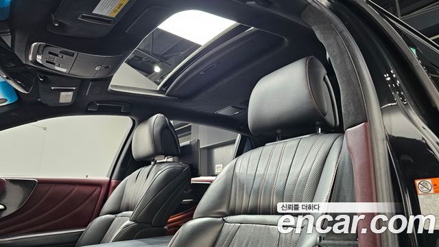 Lexus LS 2018 — photo 19