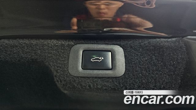 Lexus LS 2018 — photo 20