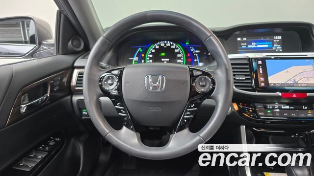 Honda Accord 2017 — photo 13
