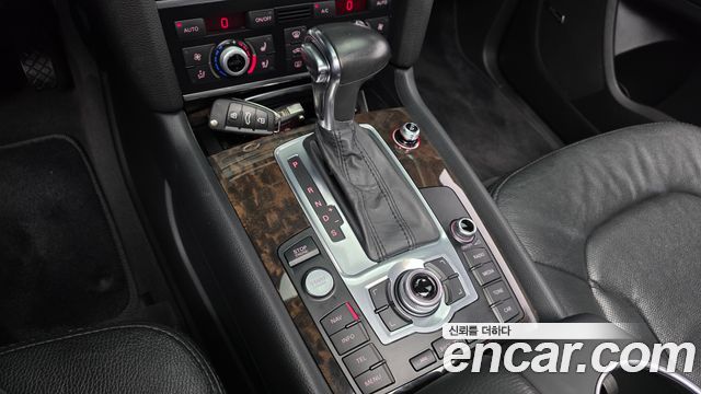 Audi Q7 2015 — photo 9