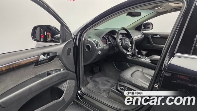 Audi Q7 2015 — photo 10