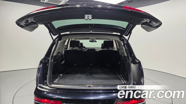 Audi Q7 2015 — photo 20
