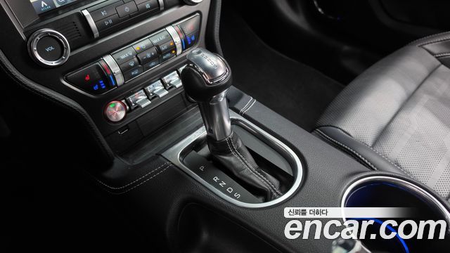 Ford Mustang 2019 — photo 12