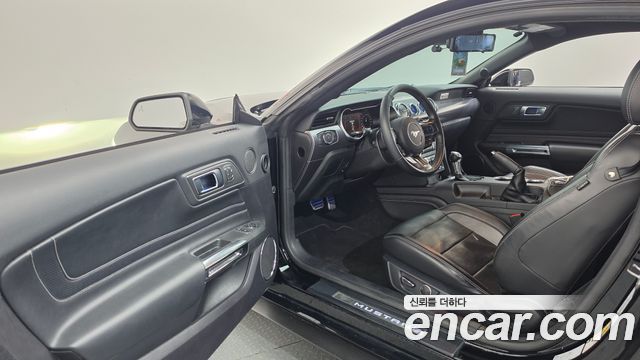Ford Mustang 2019 — photo 13