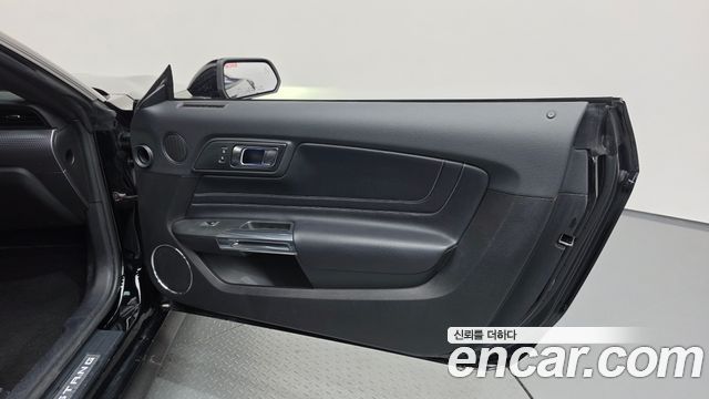 Ford Mustang 2019 — photo 15